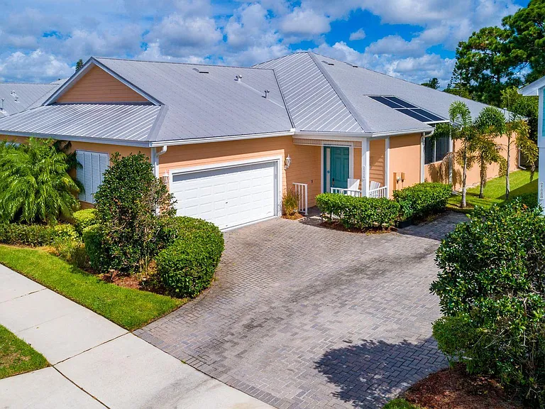 4070 Alamanda Key Dr — Photo 1