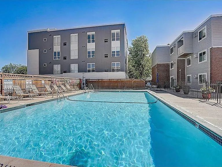 1st image of 333 8th St SE APT 203
