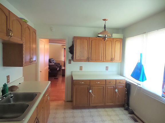 4th image of 683 Magness Dr