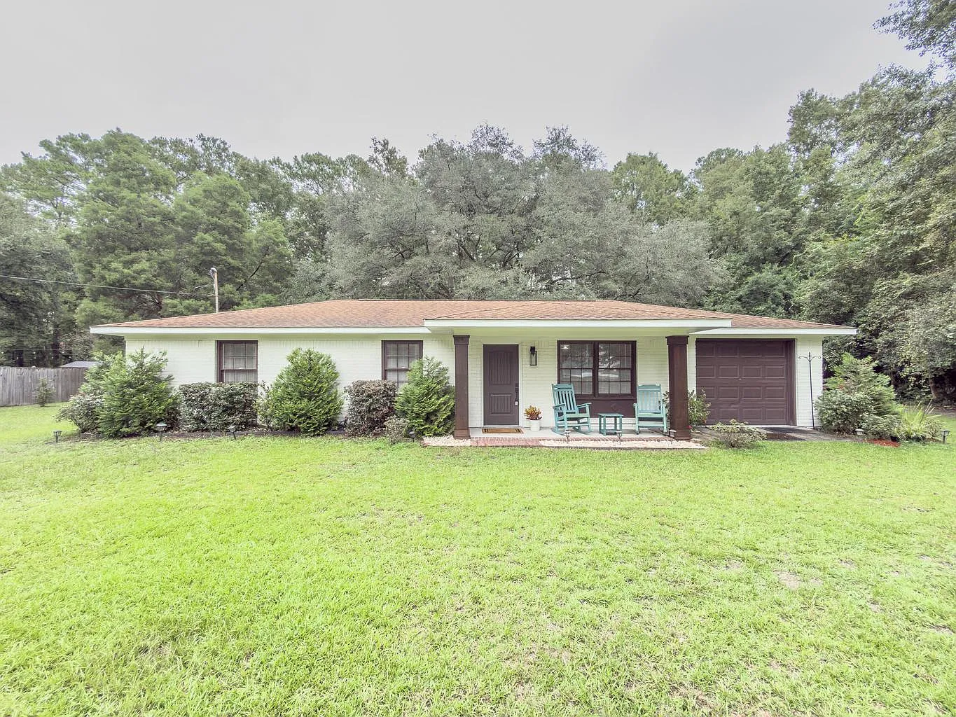 4 bed, 1.5 bath, 124 sqft, $1,900 — Photo 1