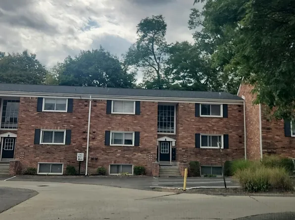 31831 Grand River Ave, Farmington, MI 48336