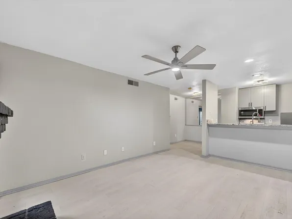 1810 N Garrett Ave APT 124, Dallas, TX 75206