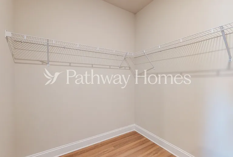 112 S Sina St — Photo 11