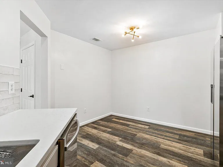 5227 Regal Ct — Photo 10