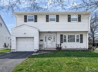 2 Rutan Rd, Belleville, NJ 07109