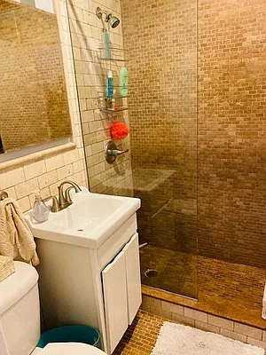 Rented by Bank Neary | media 82