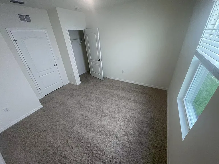 289 Sofia Ln — Photo 16