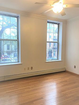 5th image of 145 17th St APT 2