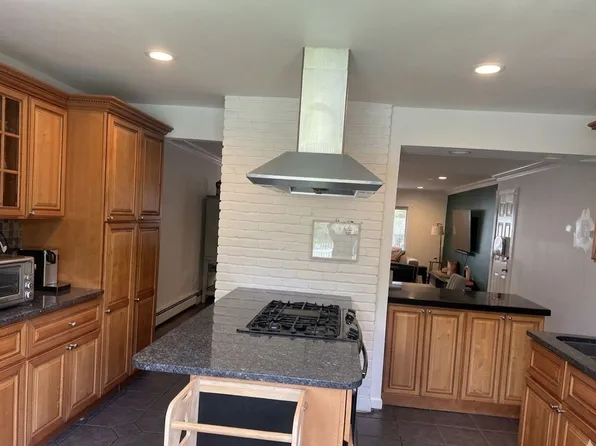 (undisclosed Address), Hicksville, NY 11801