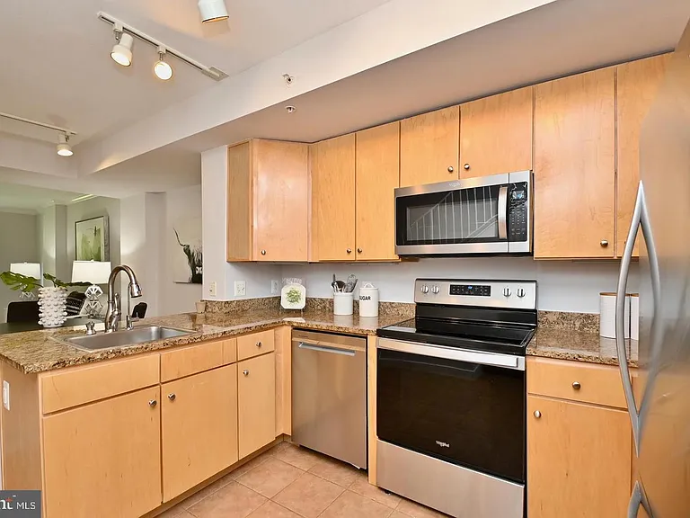 616 E St NW #449 — Photo 3