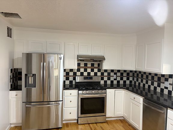 4th image of 12340 W Palm St
