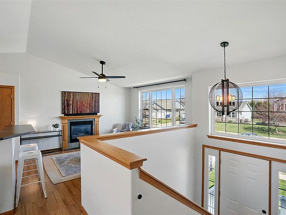 4th image of 215 Cattail Ln