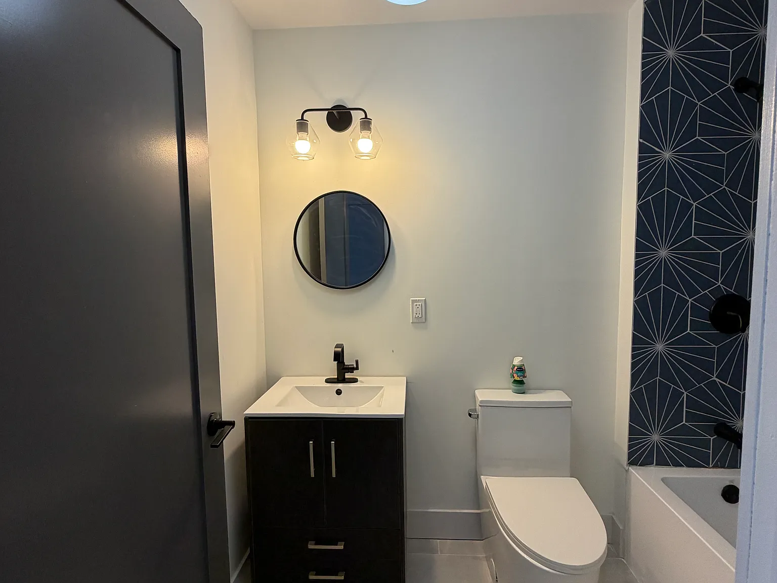 83 Scovill St — Photo 4