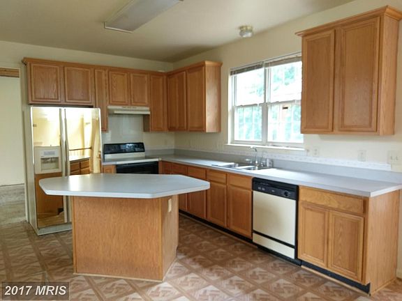 Kitchen with Large Island