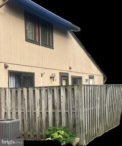 422 West Court Gln, Glen Burnie, MD, 21061