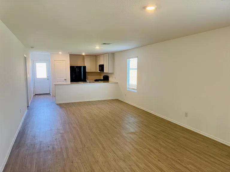 2210 Cyclone Dr — Photo 6