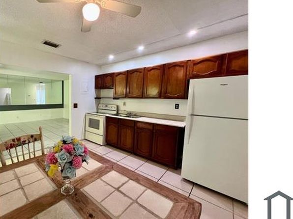 274 SW 9th St APT 2