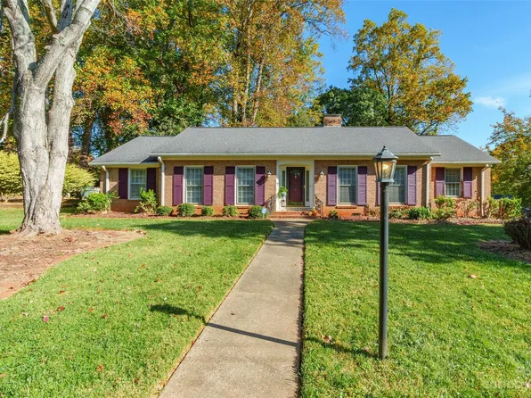 304 Flanagans Ln, Gastonia, NC 28054