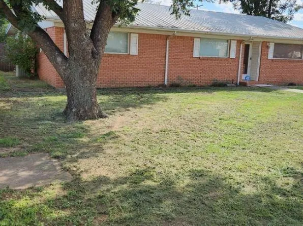 300 E 16th St, Littlefield, TX 79339