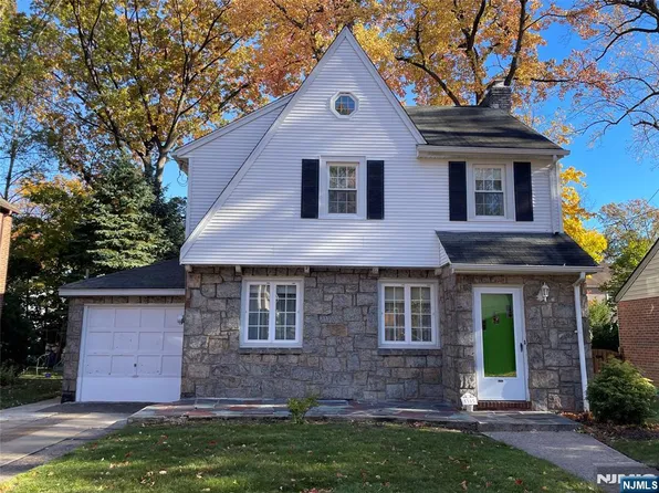 1105 Belle Ave, Teaneck, NJ 07666