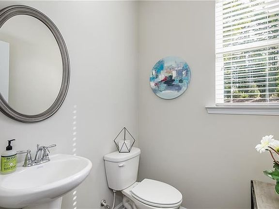 4th image of 6277 Noreen Way