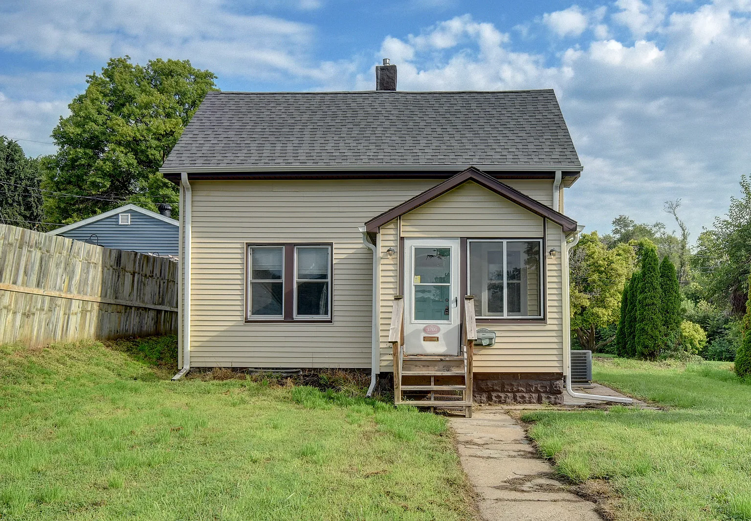 3 bed, 962 sqft, $1,595 — Photo 2