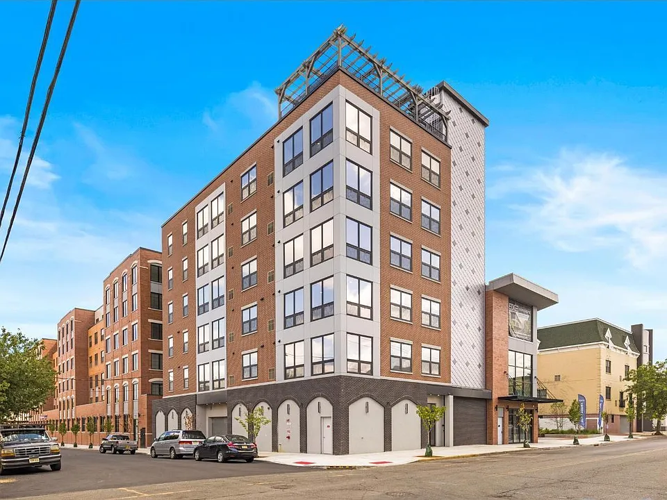 172 Avenue F #501