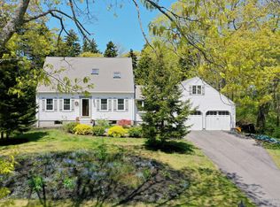 17 Hunts Point Rd, Cape Elizabeth, ME 04107