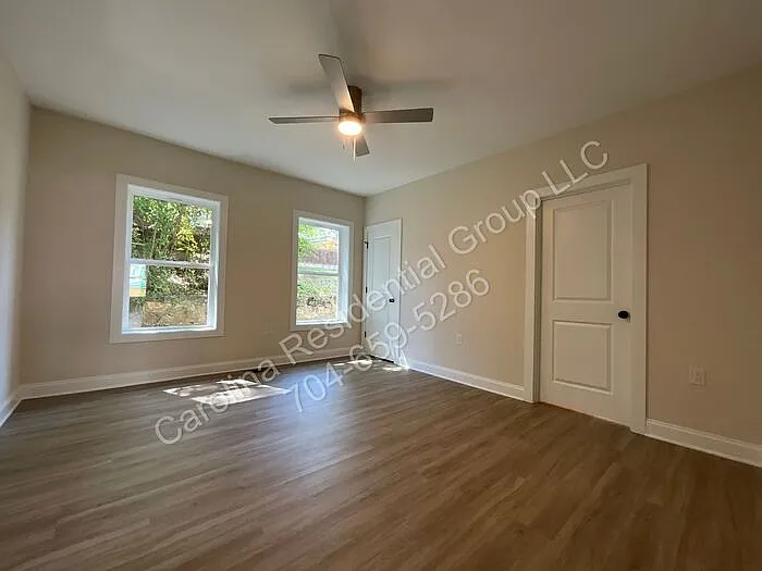 307 N Catawba St — Photo 14