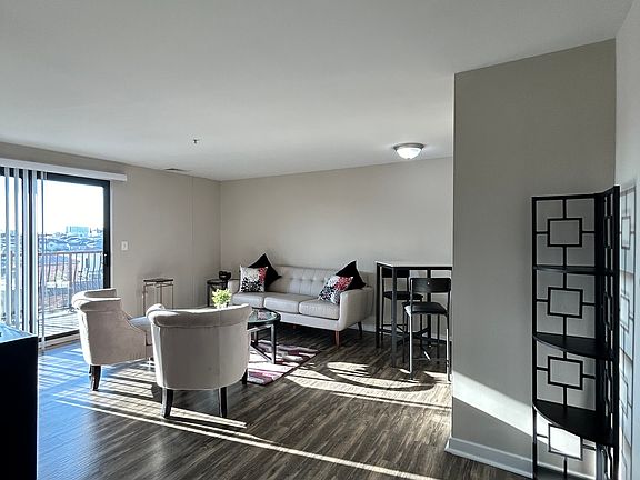3rd image of 371 Bergen Blvd APT 912