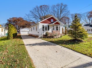 912 N Rath Ave, Ludington, MI 49431