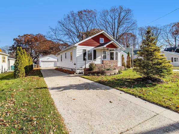 912 N Rath Ave, Ludington, MI 49431