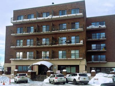 3105 Lakeshore Dr #406-2, Anchorage, AK, 99517