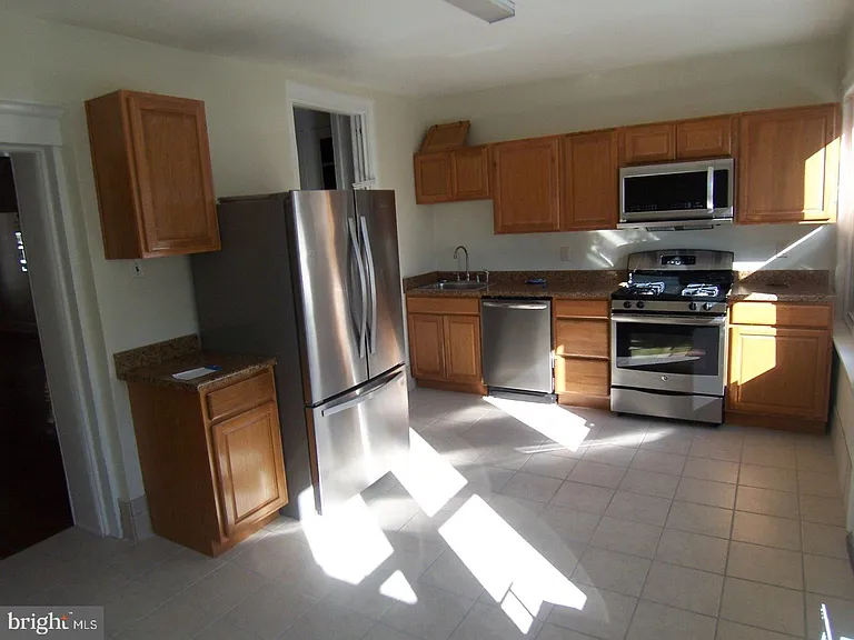 133 Jamestown St — Photo 7