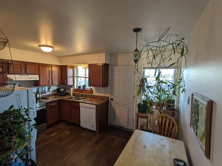 3129 E Locust St — Photo 4