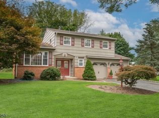 8 Laurel Ct, Verona, NJ 07044