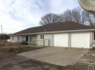 4740 SE 53rd St, Berryton, KS 66409