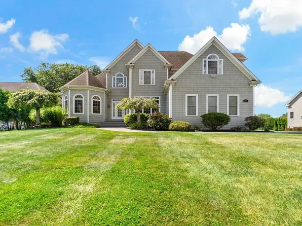 51 Kickemuit Ct, Swansea, MA 02777