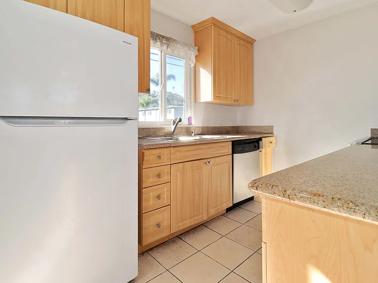 1160 E Washington Ave #3 — Photo 22