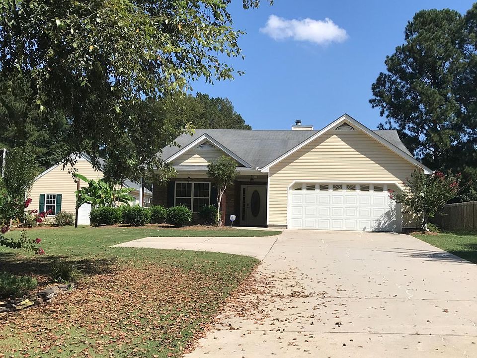 Gorgeous 3 Bedroom/2 Bath Home with 2 car garage
