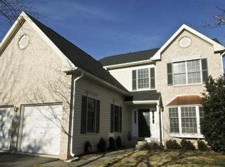 12916 Wheatland Rd, Fairfax, VA 22033