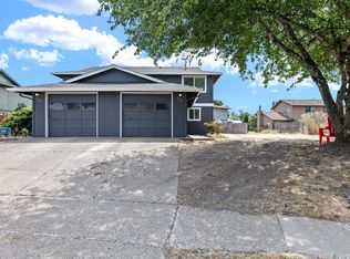 763 Cloverleaf Loop, Springfield, OR 97477