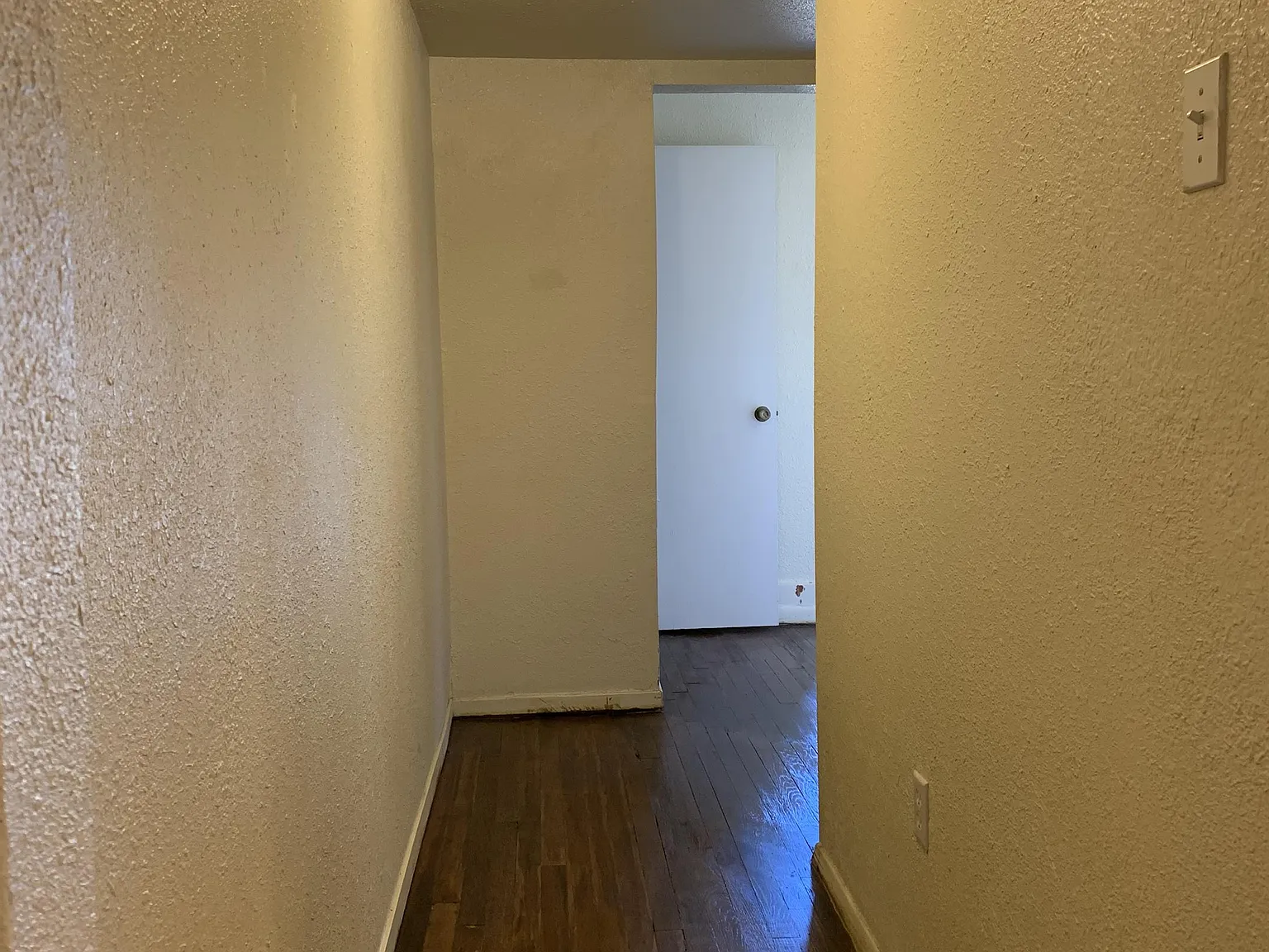 1102 Wallace - 1102 — Photo 4