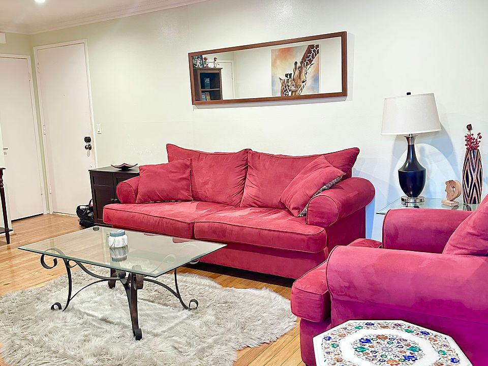 1st image of 525 N Sycamore Ave APT 315
