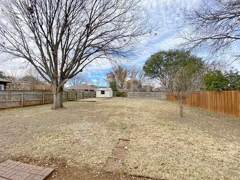 3704 Fairhaven Dr — Photo 16