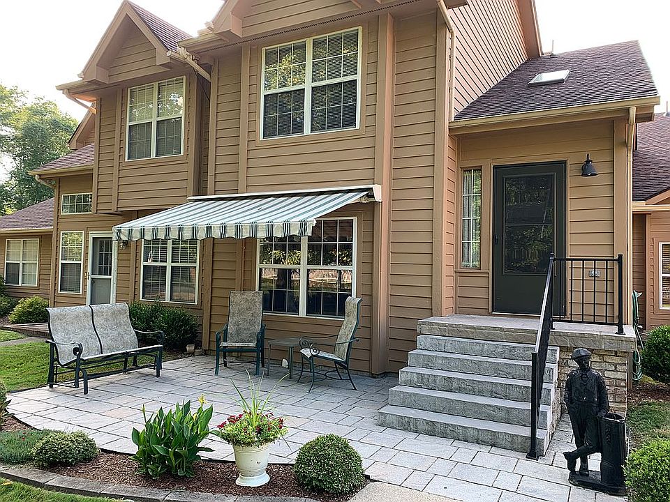 1st image of 702 Oakbridge Dr