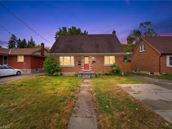 25 Meinzinger Ave, Kitchener, ON N2M 3T3