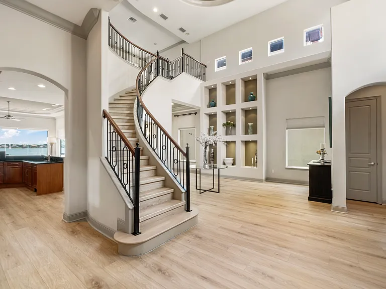 7926 Versilia Dr — Photo 5