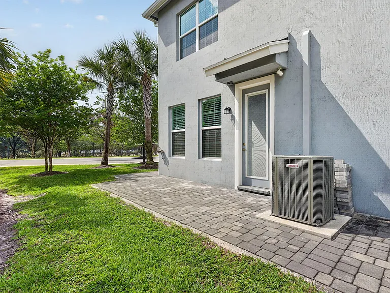 1887 SE Ocean Cove Way — Photo 41