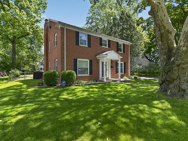 2222 Talmadge Rd — Photo 2
